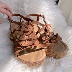 Aldo tan wedges with leaf ruffle